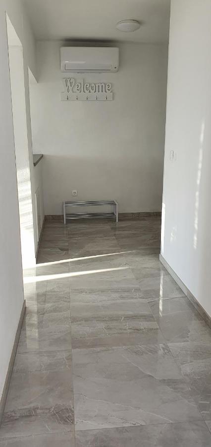 Apartmani Naomi&Leo Сень Экстерьер фото