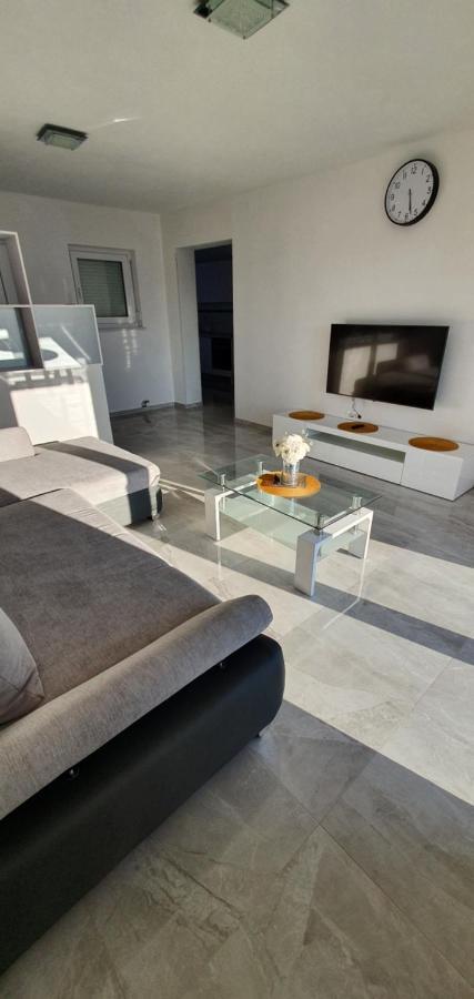 Apartmani Naomi&Leo Сень Экстерьер фото