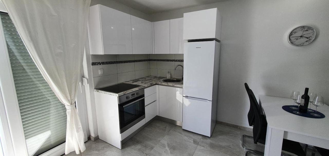 Apartmani Naomi&Leo Сень Экстерьер фото